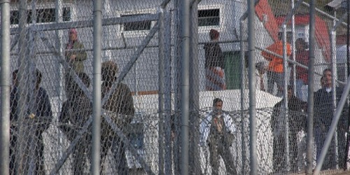 I CIE sono un sistema dannoso per migranti e operatori: necessario cambiare la legge