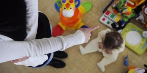 Maltrattamenti negli asili nido e nelle strutture socio-assistenziali, investimento sulla formazione professionale e nuove regole sulla sorveglianza